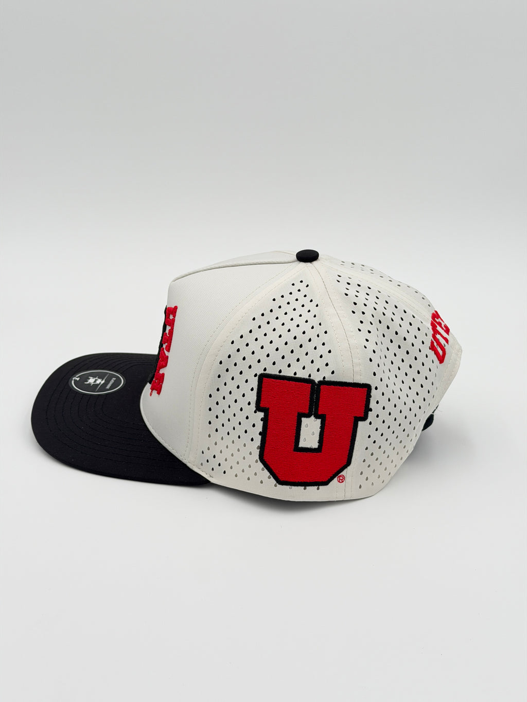 OFFICIAL U OF U WHITE W/BLACK BRIM BLACKHAWK HAT