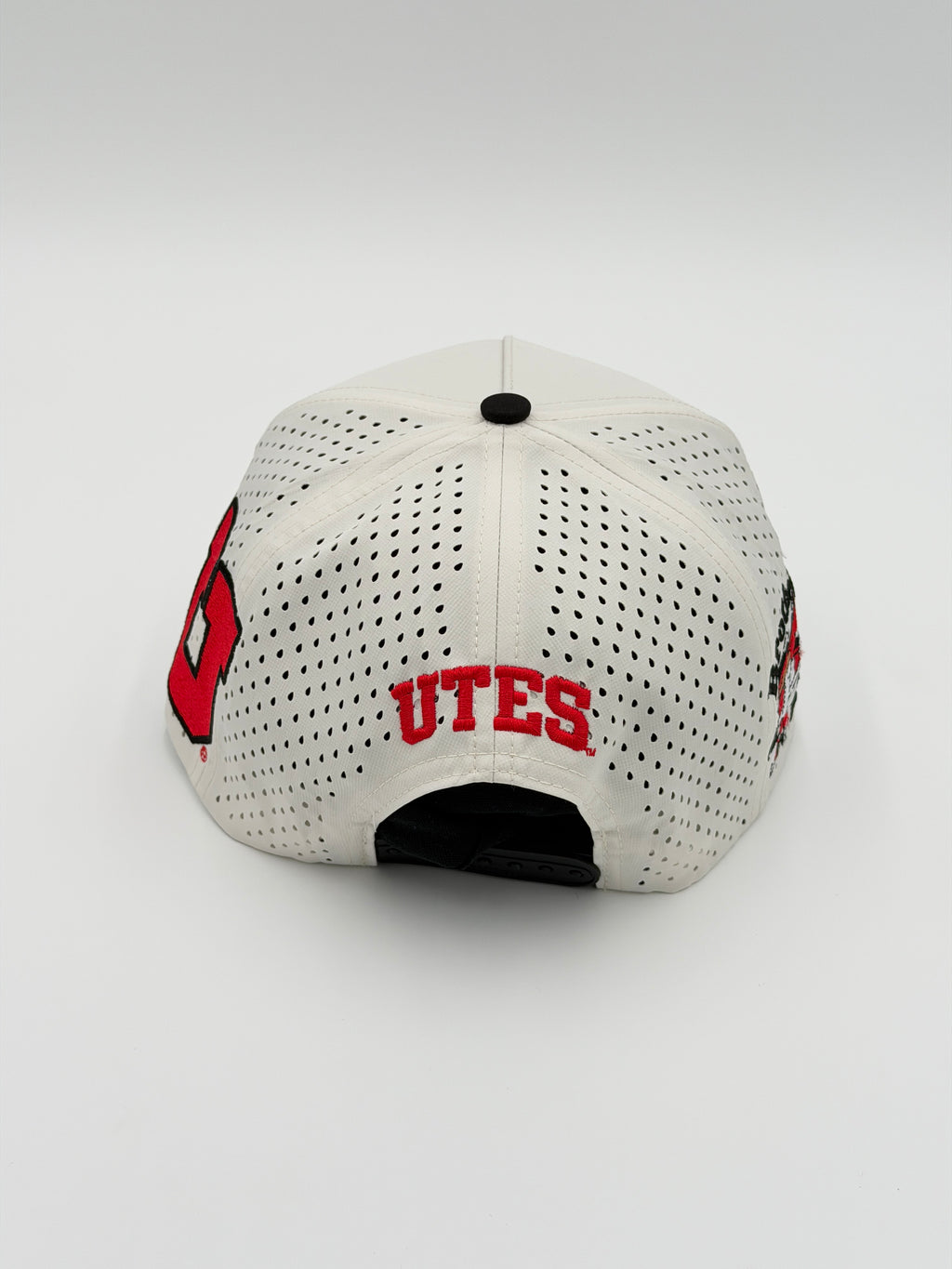 OFFICIAL U OF U WHITE W/BLACK BRIM BLACKHAWK HAT