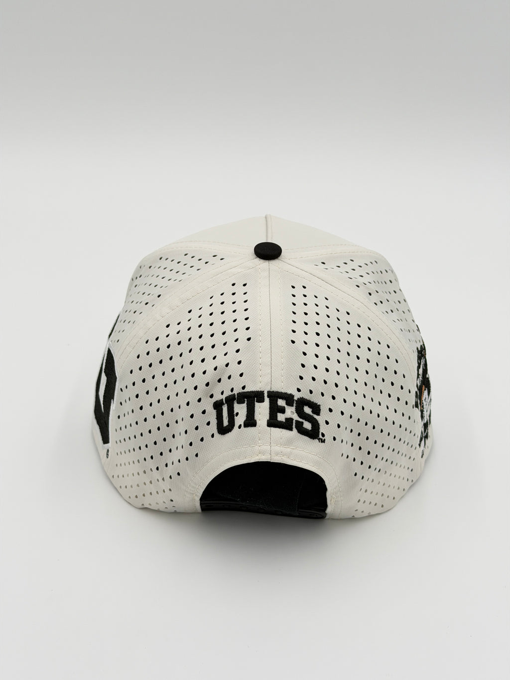 OFFICIAL U OF U WHITE W/BLACK BRIM BLACKHAWK HAT