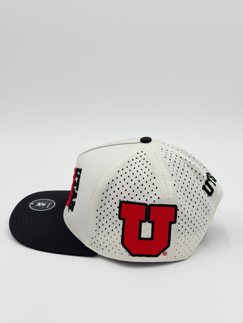 OFFICIAL U OF U WHITE W/BLACK BRIM BLACKHAWK HAT
