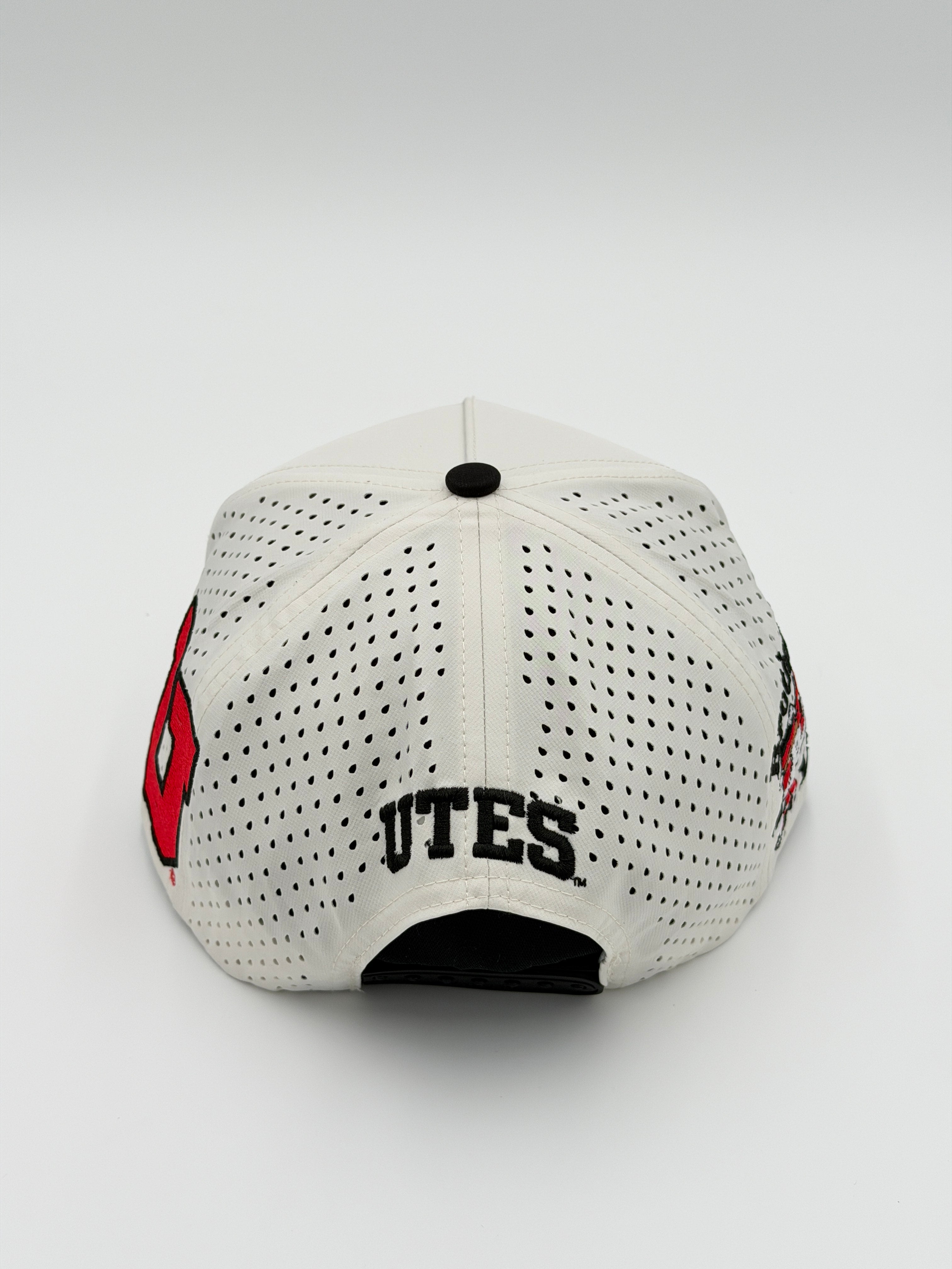 OFFICIAL U OF U WHITE W/BLACK BRIM BLACKHAWK HAT