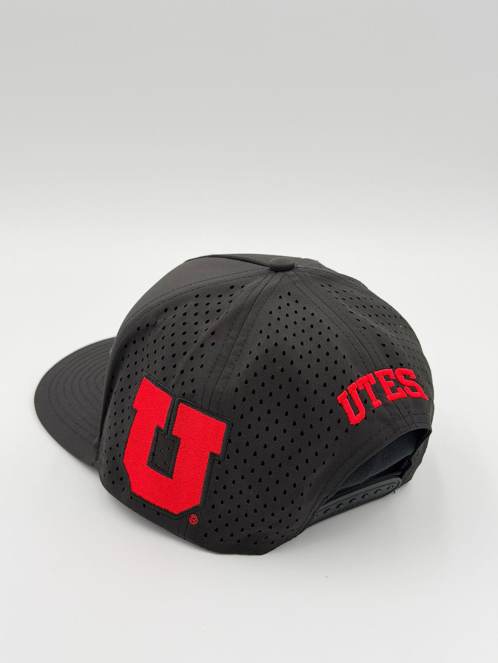 OFFICIAL U OF U BLACK BLACKHAWK HAT