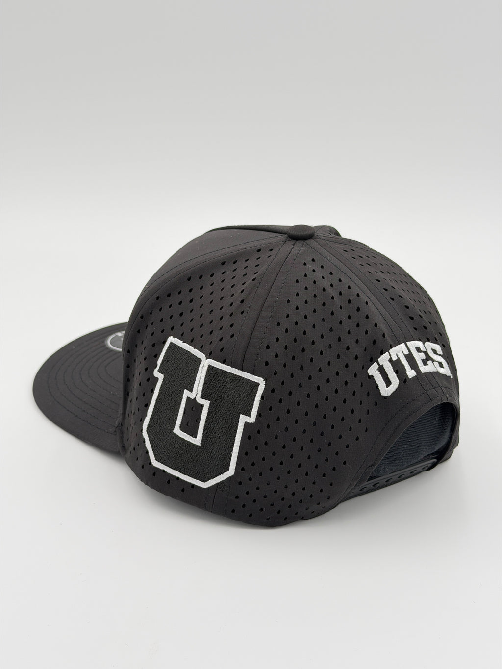 OFFICIAL U OF U BLACK BLACKHAWK HAT