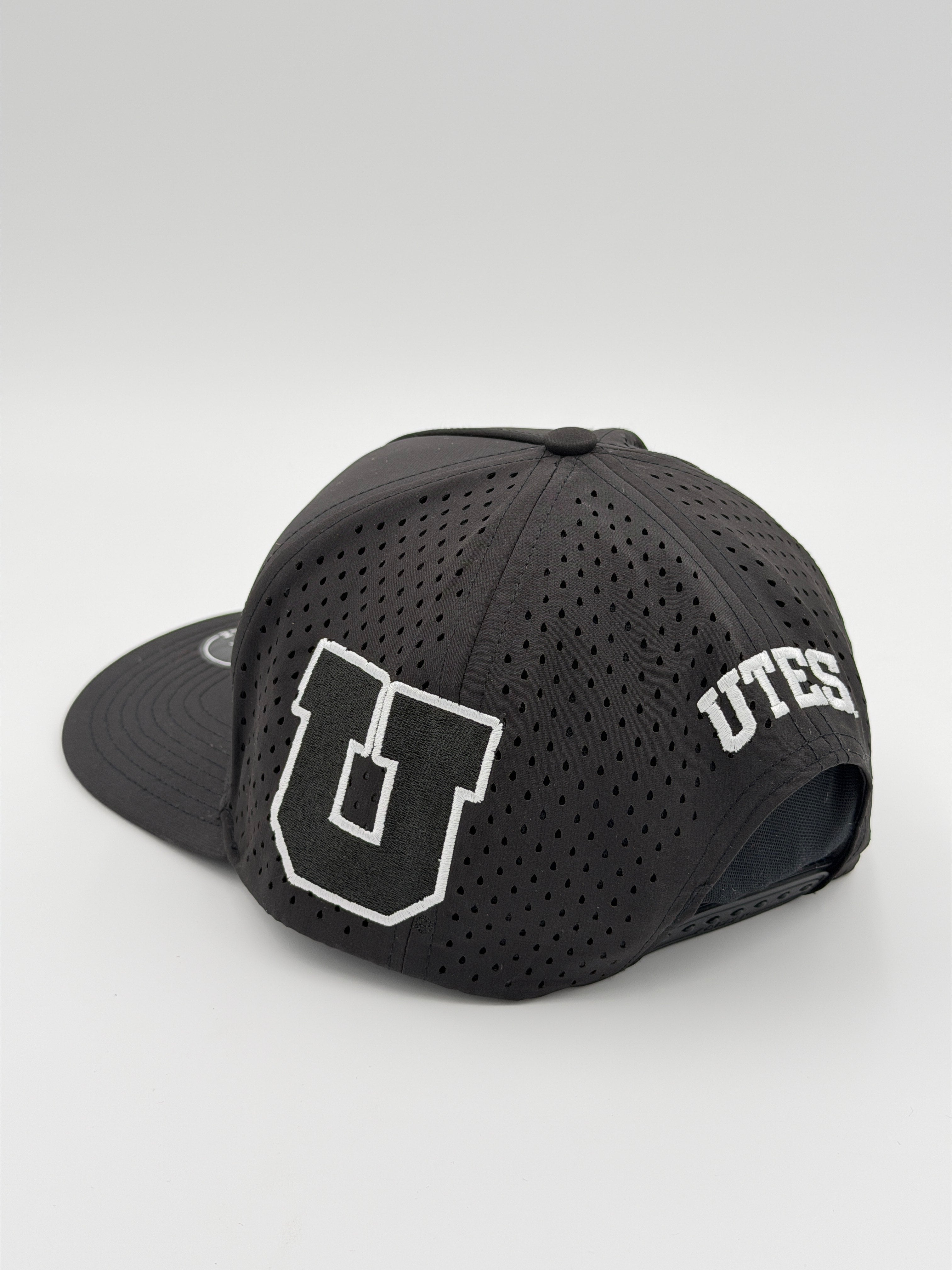 OFFICIAL U OF U BLACK BLACKHAWK HAT