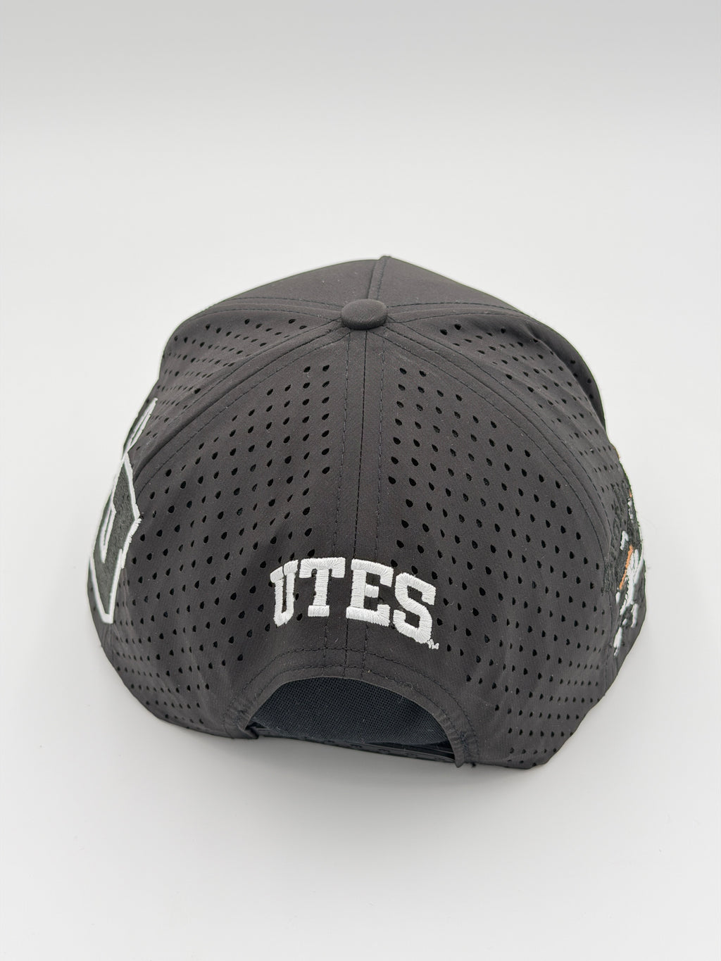 OFFICIAL U OF U BLACK BLACKHAWK HAT