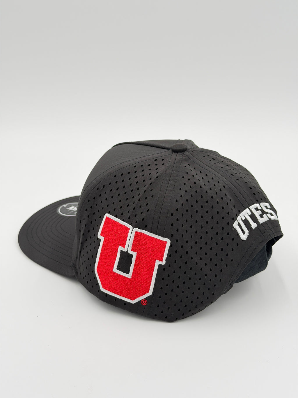 OFFICIAL U OF U BLACK BLACKHAWK HAT