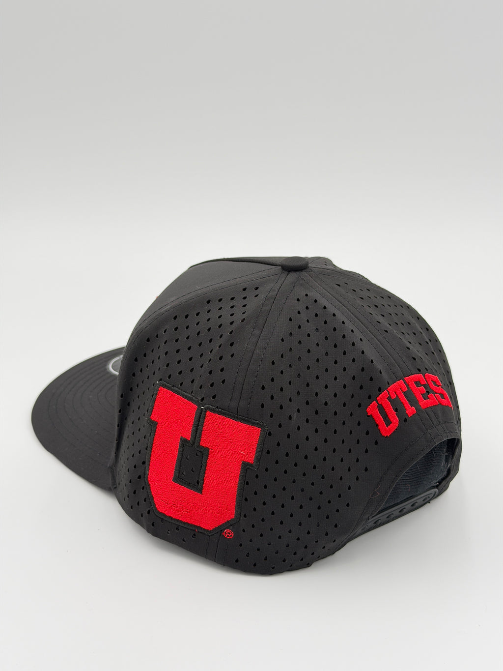 OFFICIAL U OF U BLACK BLACKHAWK HAT