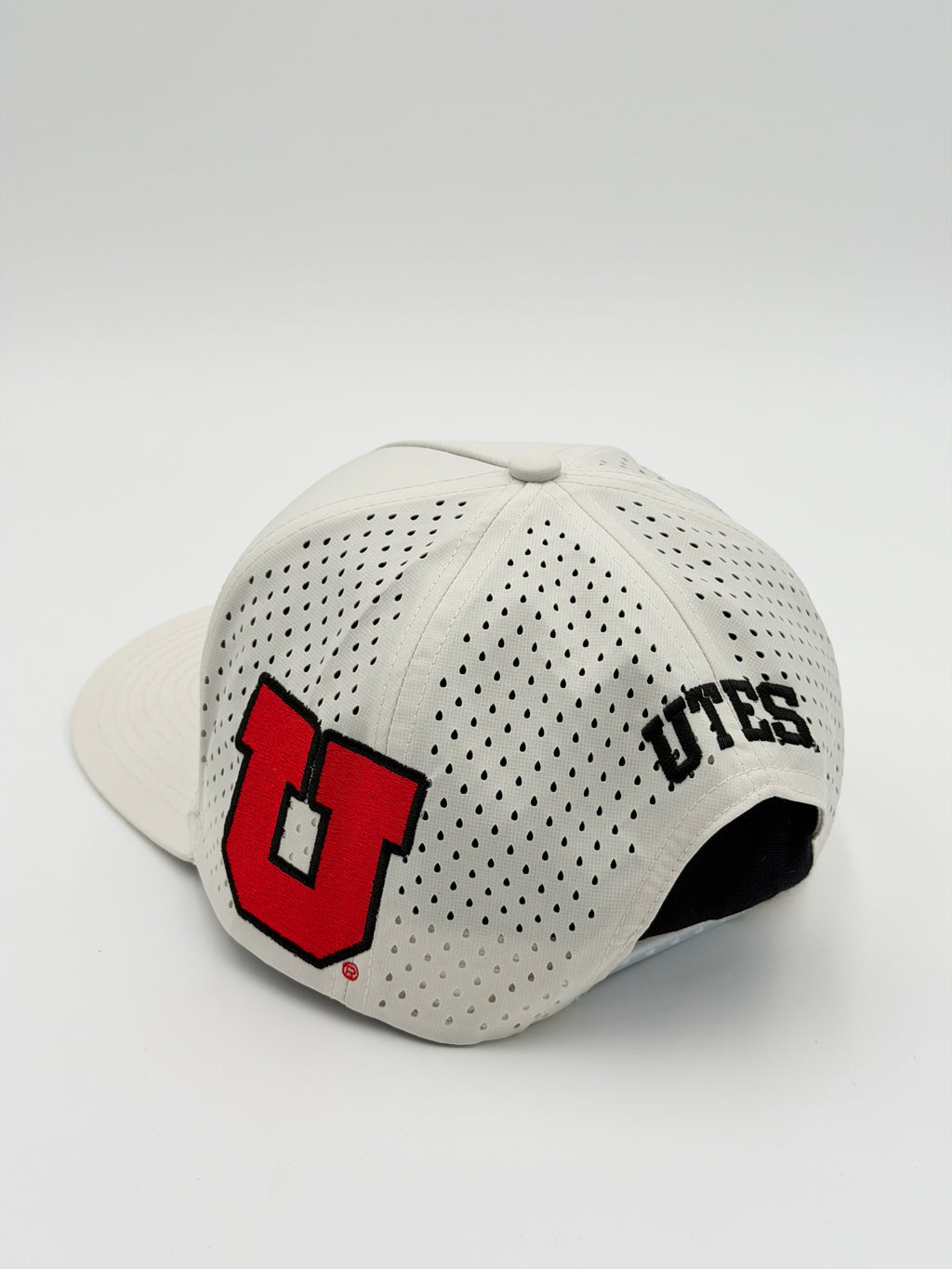 OFFICIAL U OF U WHITE BLACKHAWK HAT