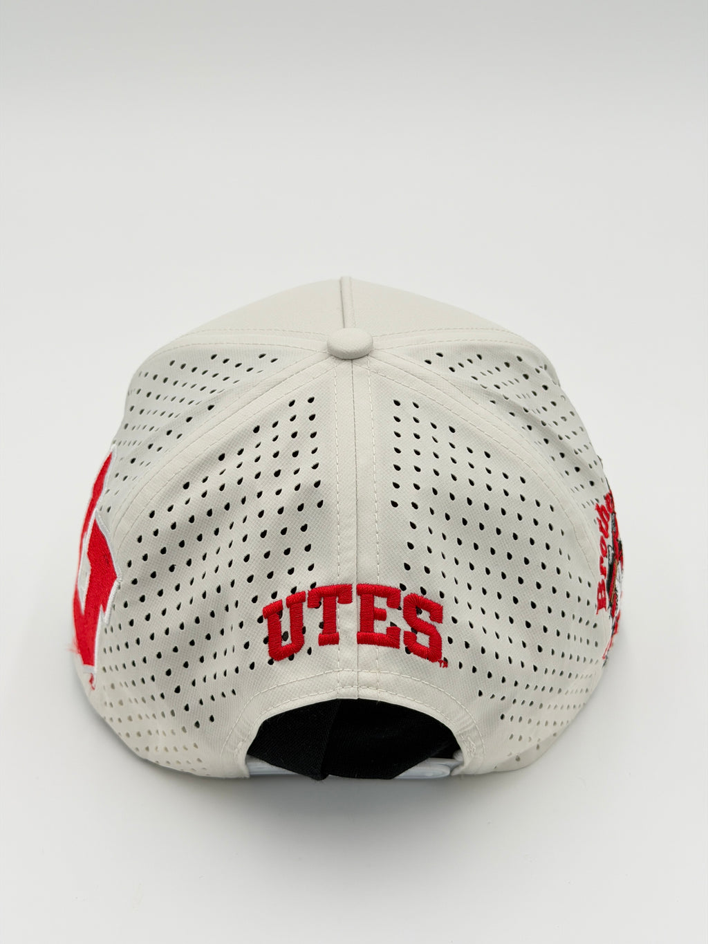 OFFICIAL U OF U WHITE BLACKHAWK HAT