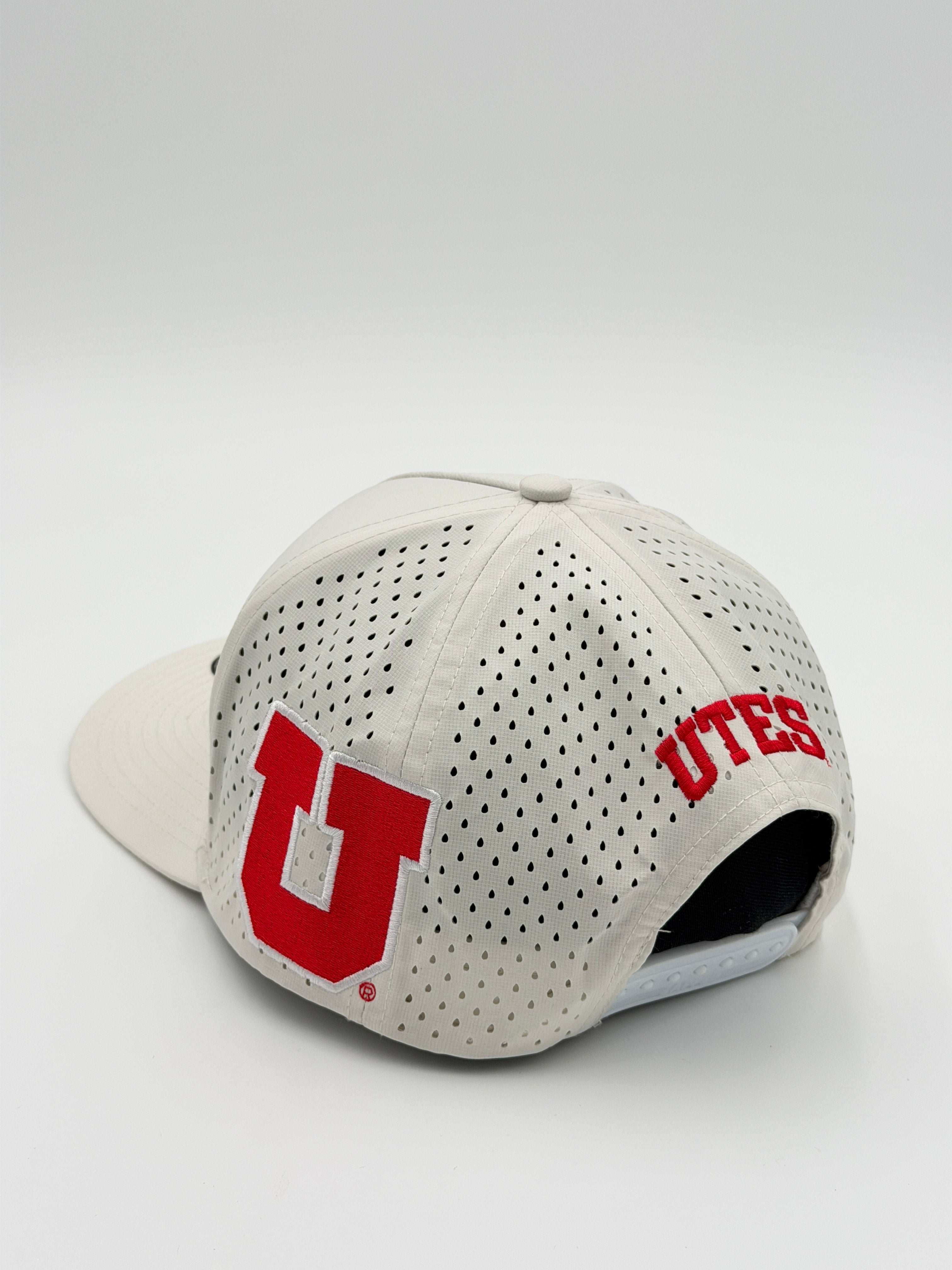 OFFICIAL U OF U WHITE BLACKHAWK HAT