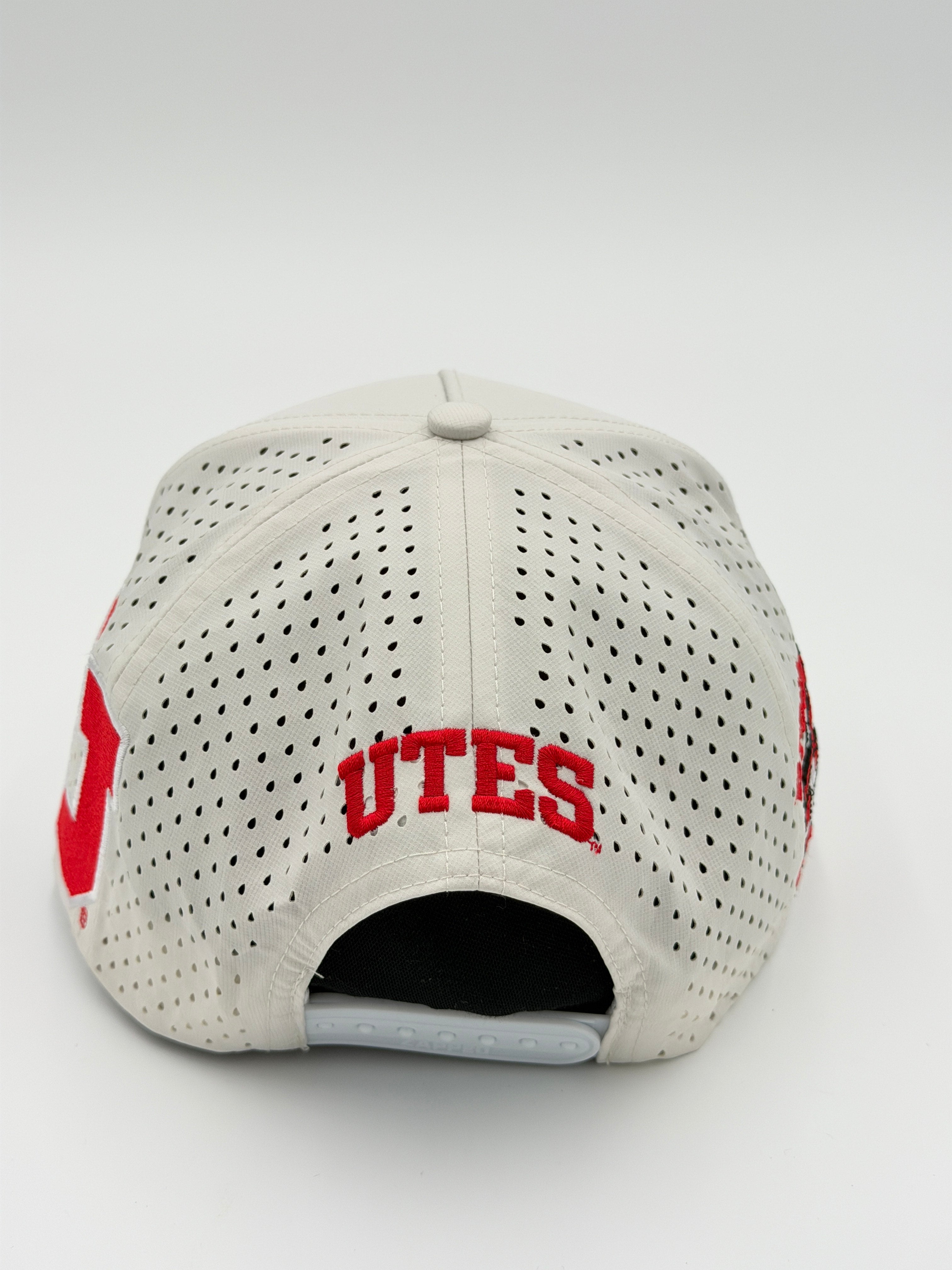 OFFICIAL U OF U WHITE BLACKHAWK HAT