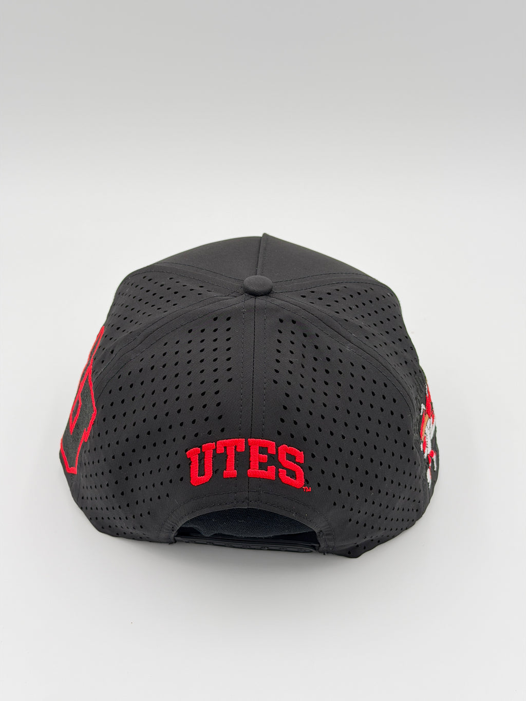 OFFICIAL U OF U BLACK BLACKHAWK HAT
