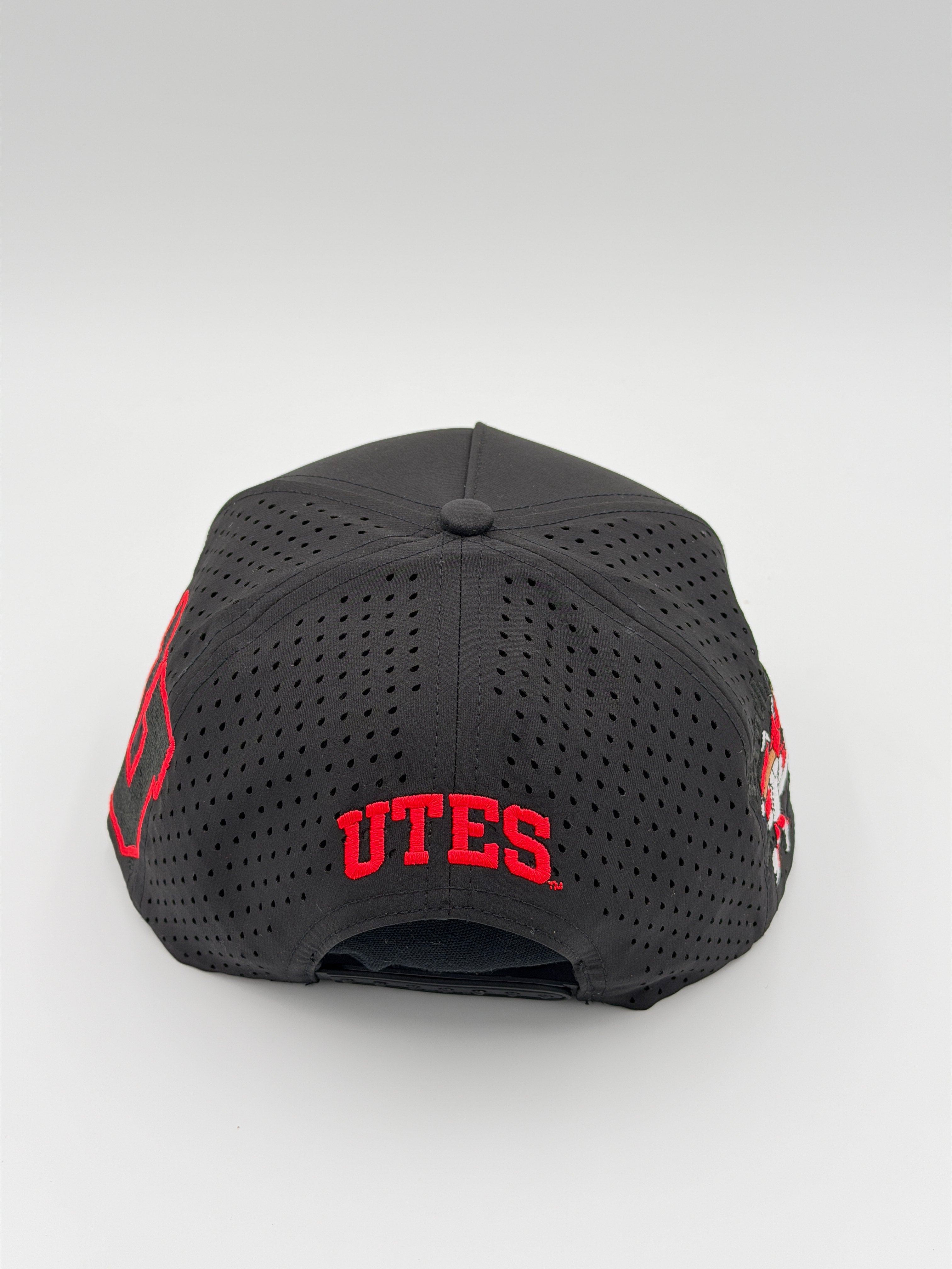 OFFICIAL U OF U BLACK BLACKHAWK HAT