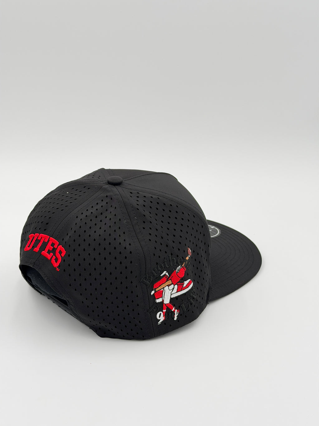 OFFICIAL U OF U BLACK BLACKHAWK HAT