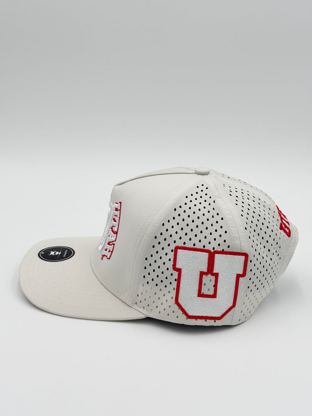 OFFICIAL U OF U WHITE BLACKHAWK HAT
