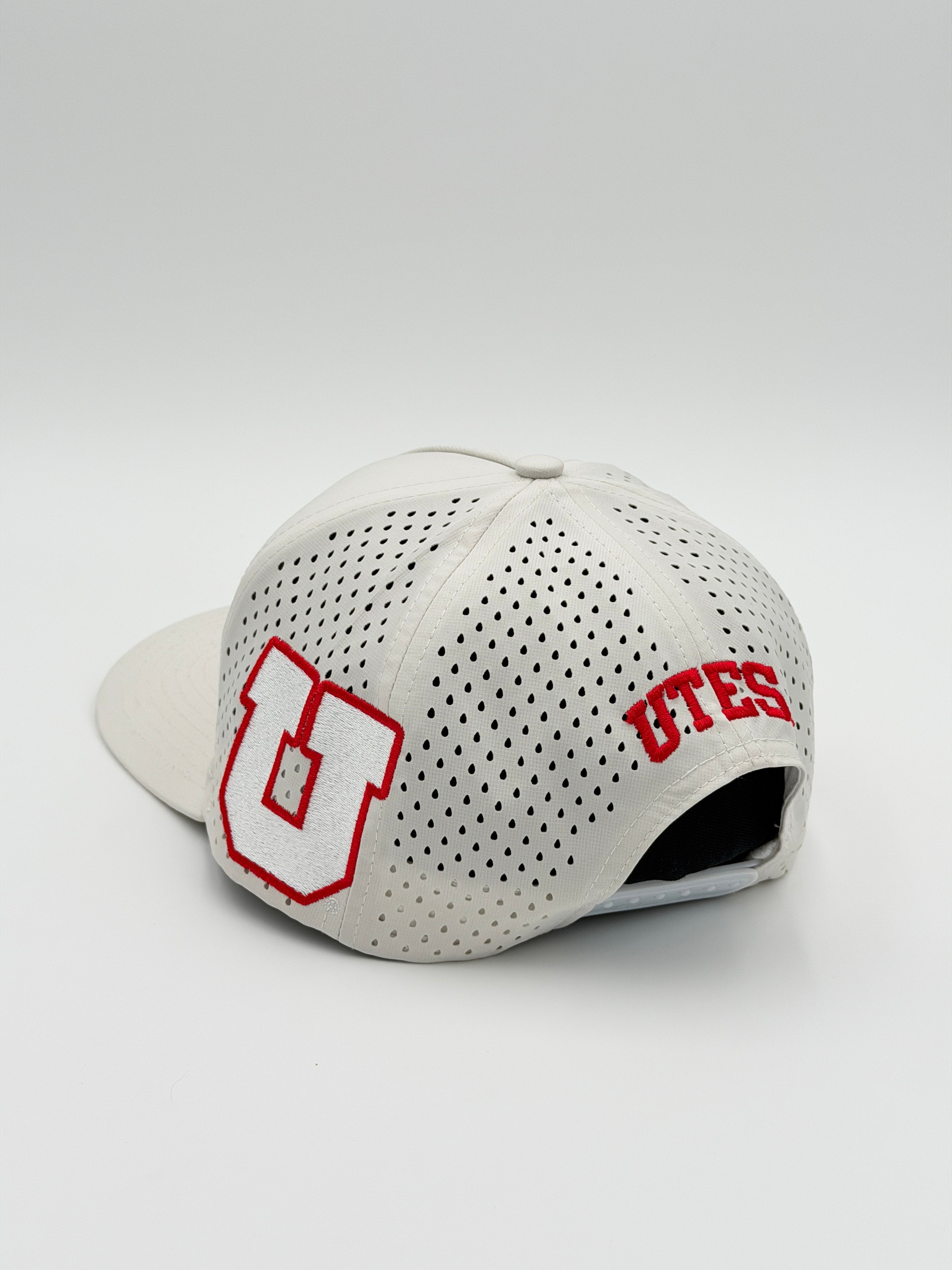 OFFICIAL U OF U WHITE BLACKHAWK HAT