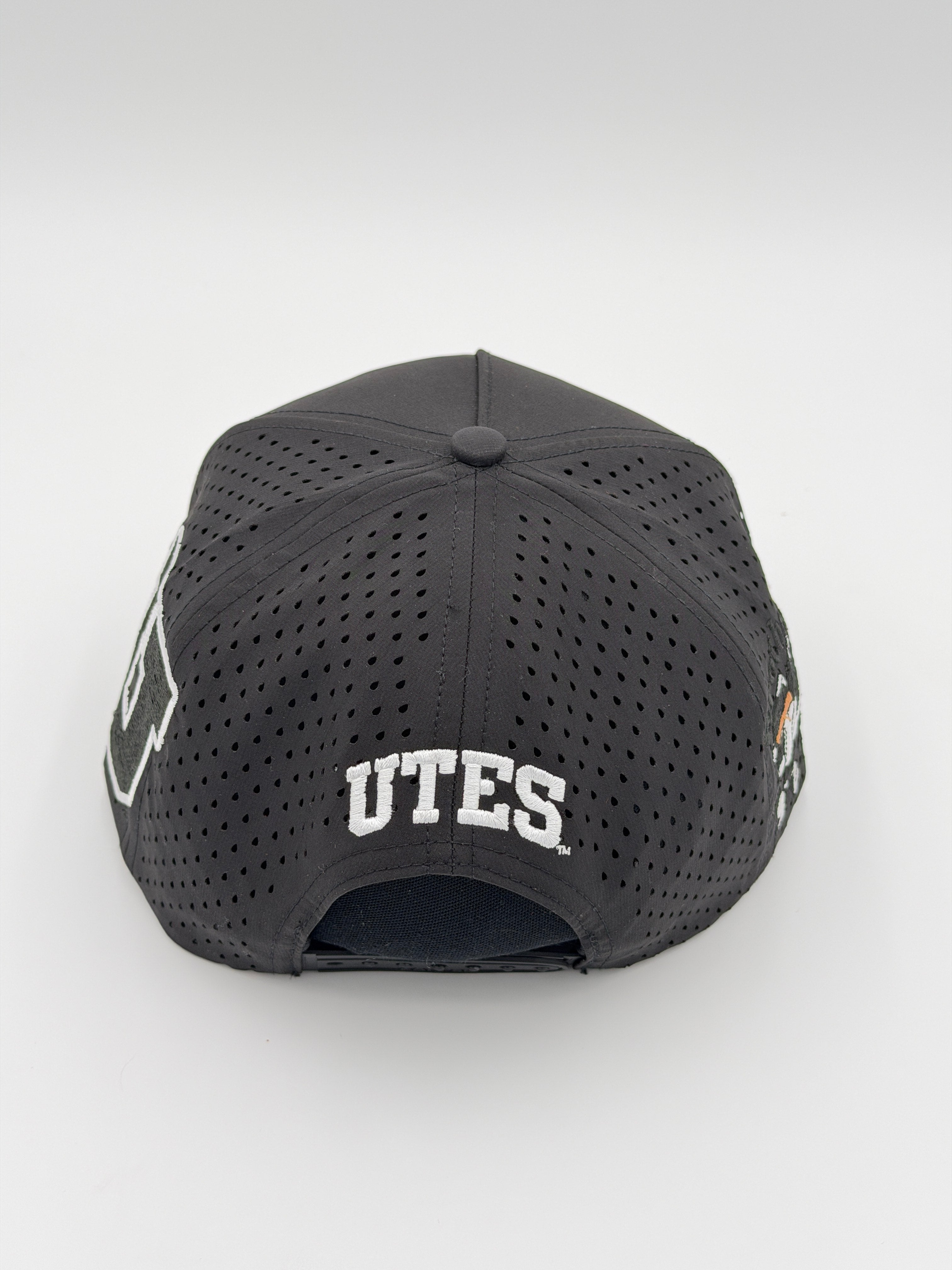 OFFICIAL U OF U BLACK BLACKHAWK HAT