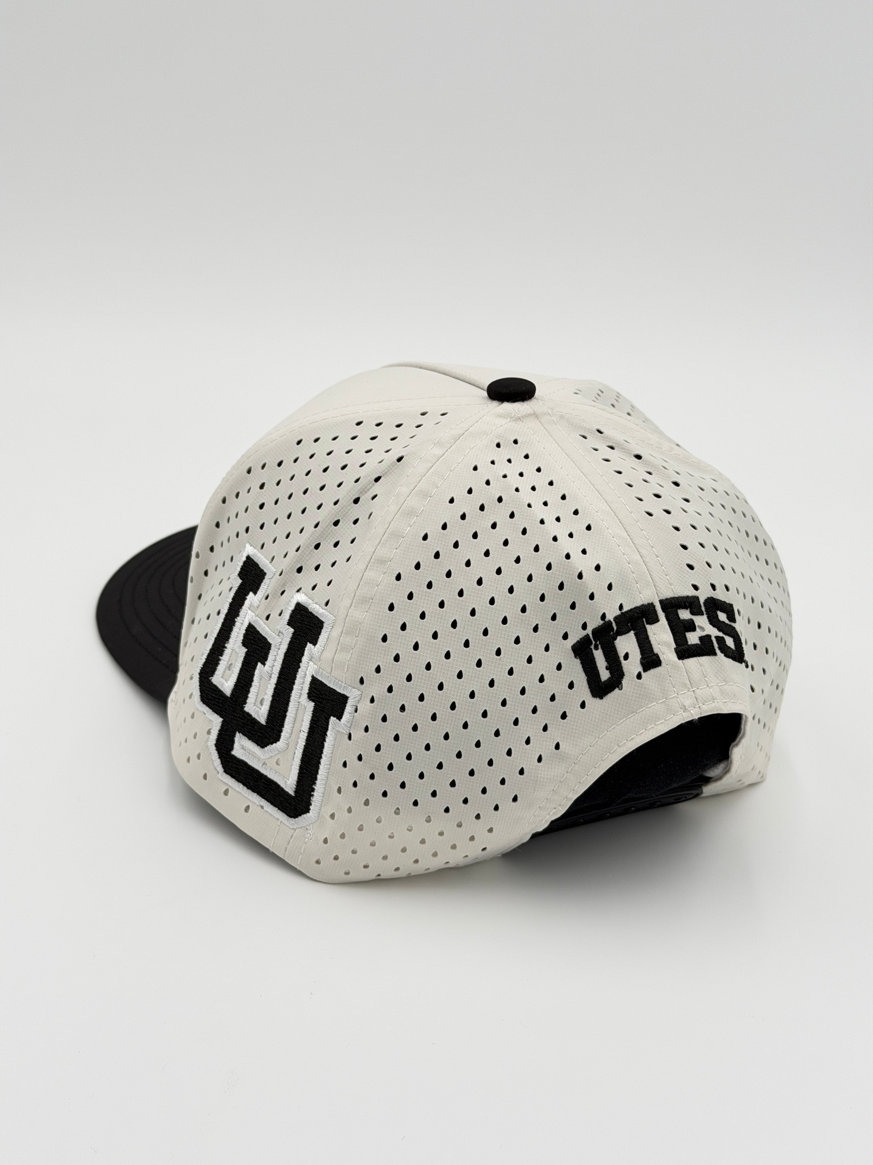 OFFICIAL LICENSED U OF U WHITE W/BLACK BRIM BLACKHAWK HAT